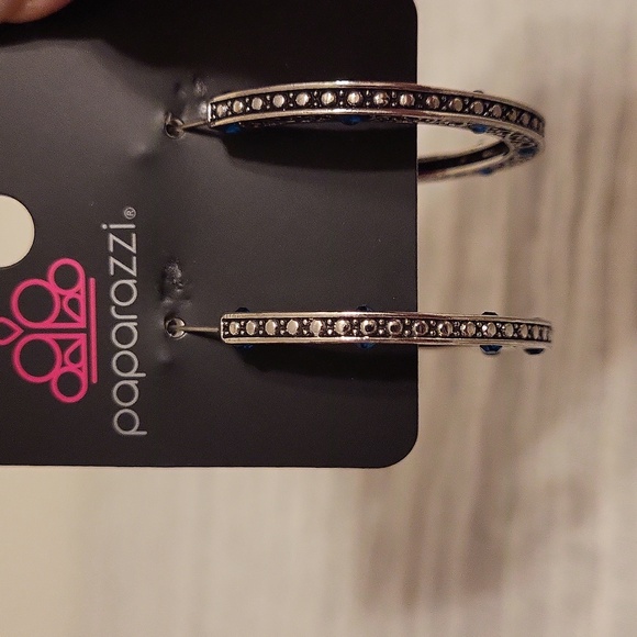 NWT Paparazzi silver colored earrings with turquoise stones Richly Royal - Picture 9 of 10